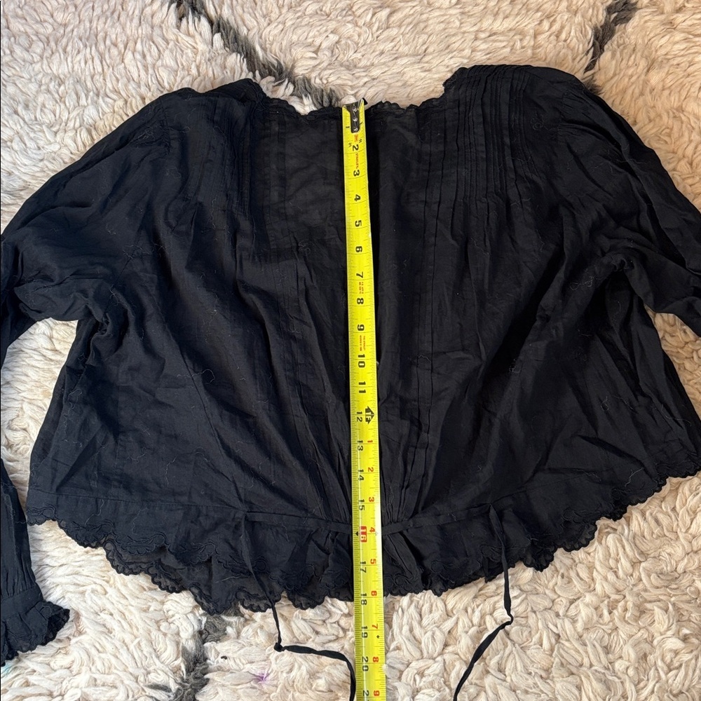 Doen Black Sheer Scalloped Button-Front Blouse - Picture 12 of 16
